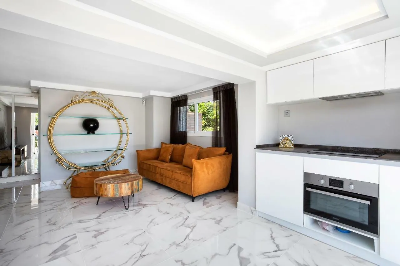 Luxury Villa Marbella With Nice Garden, Pool And Jacuzzi By Varenso Holidays