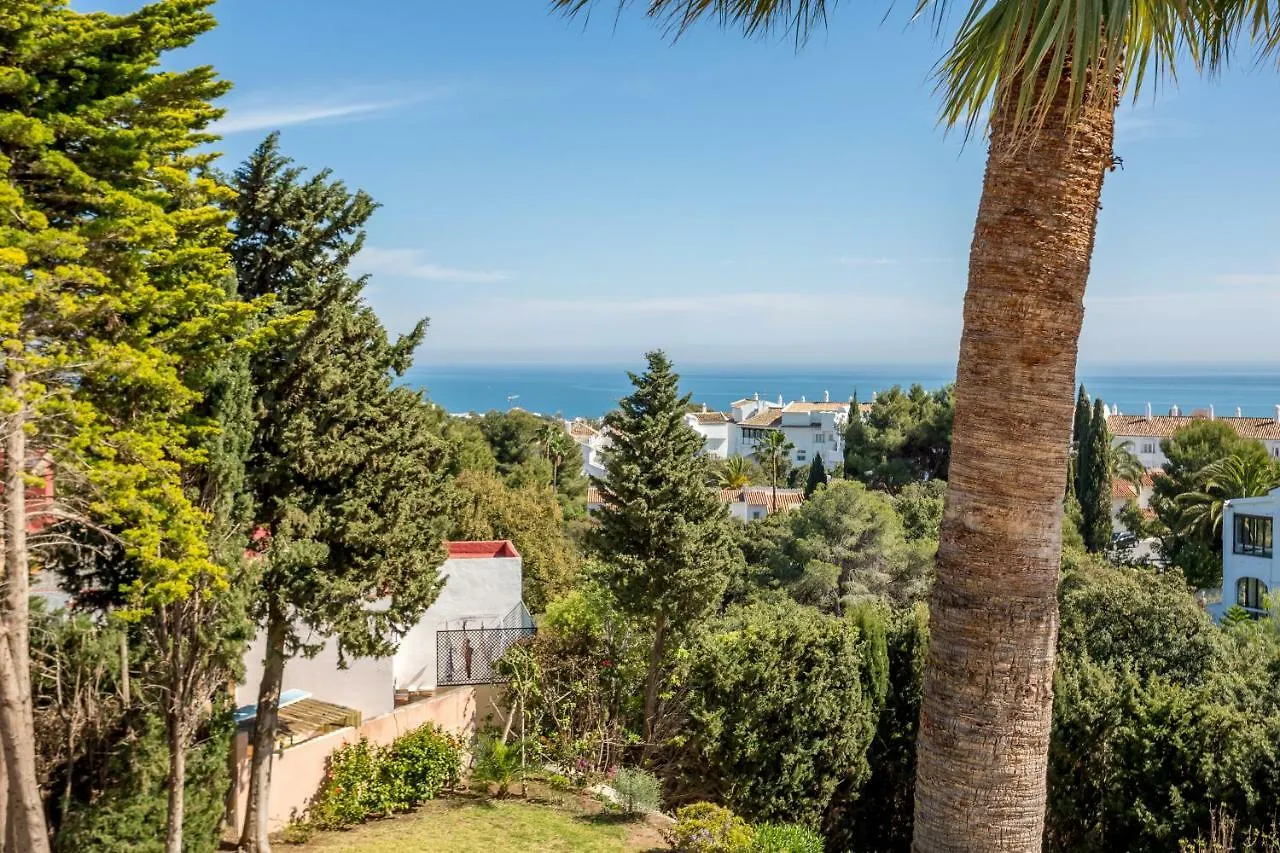 Luxury Villa Marbella With Nice Garden, Pool And Jacuzzi By Varenso Holidays