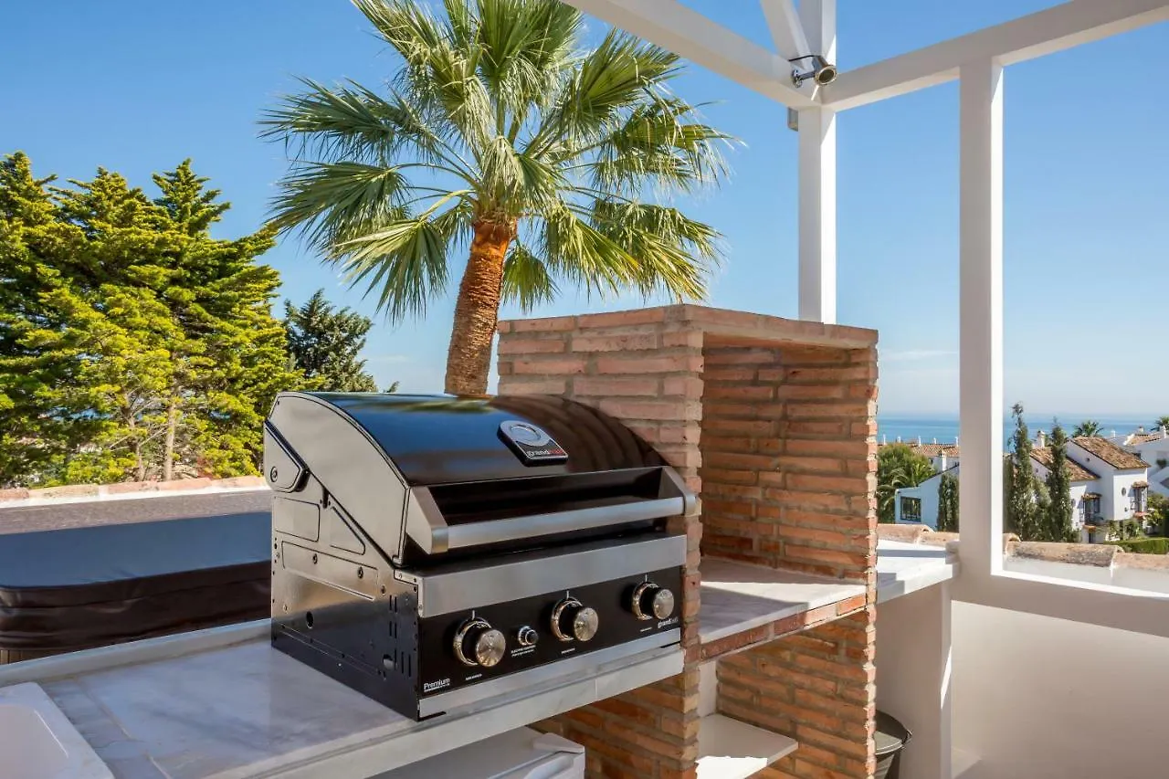 Luxury Villa Marbella With Nice Garden, Pool And Jacuzzi By Varenso Holidays