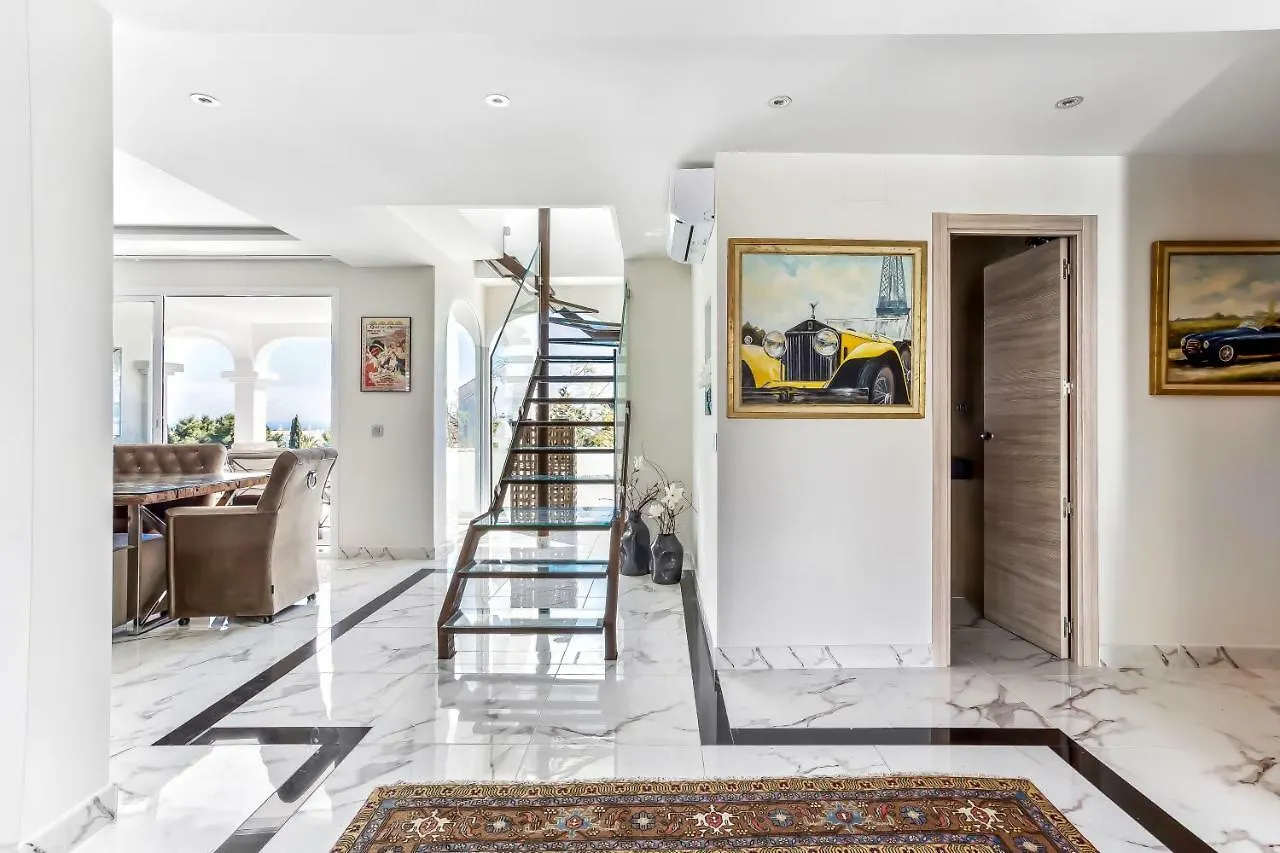 Luxury Villa Marbella With Nice Garden, Pool And Jacuzzi By Varenso Holidays Spain