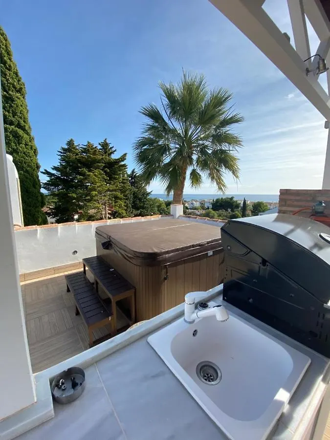 Luxury Villa Marbella With Nice Garden, Pool And Jacuzzi By Varenso Holidays